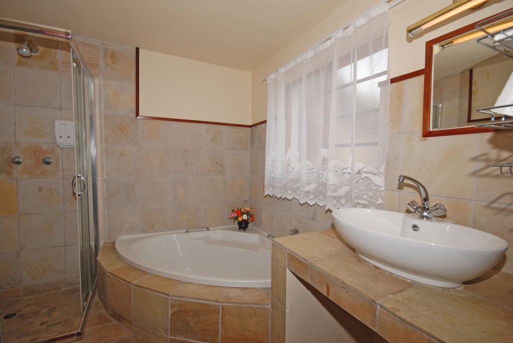 Hoopoe Haven Guest House Chartwell Екстериор снимка